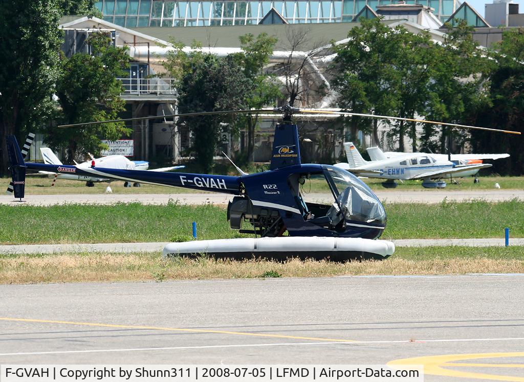 F-GVAH, Robinson R 22 MARINER C/N 3191M, Parked here...