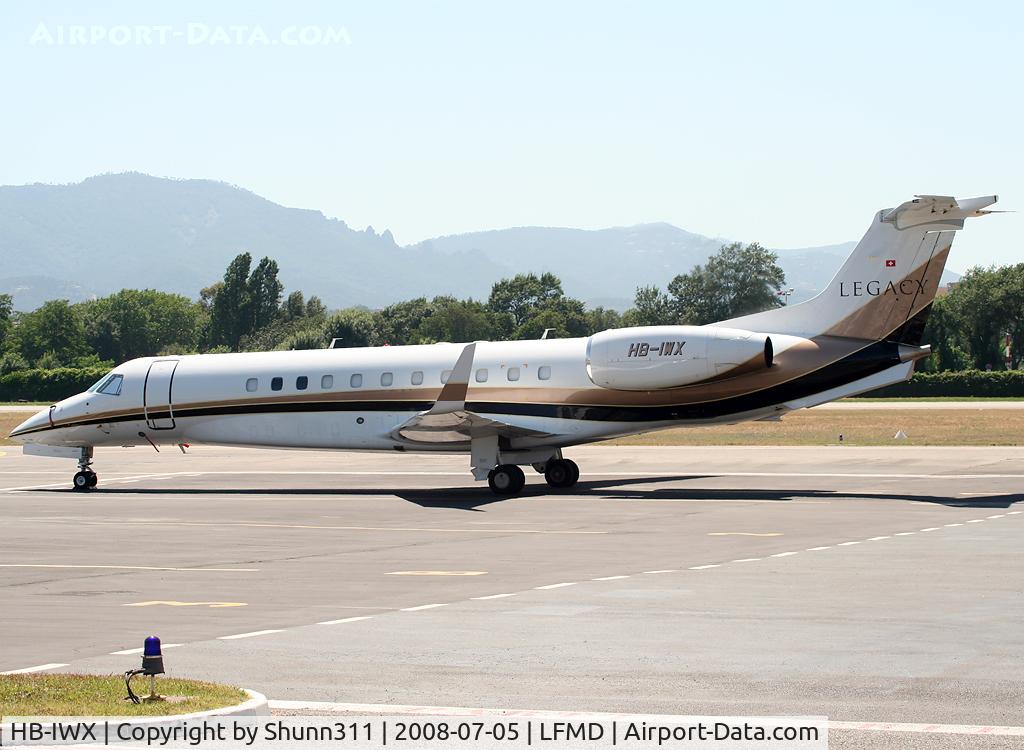 HB-IWX, 2004 Embraer EMB-135BJ Legacy 600 C/N 14500841, Waiting a new flight...