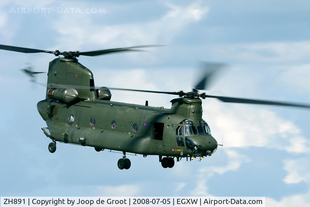 ZH891, 1997 Boeing Chinook HC.6A C/N M4454, During the RAF role demo at RAF Waddington this Chinook was overtaken by a low flying Tornado.