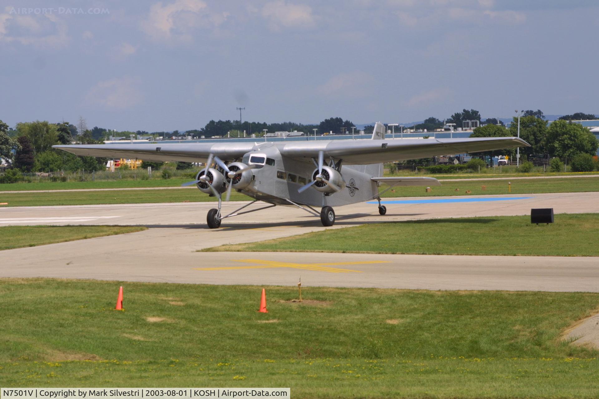 N7501V, Bushmaster 2000 C/N 1, Oshkosh 2003