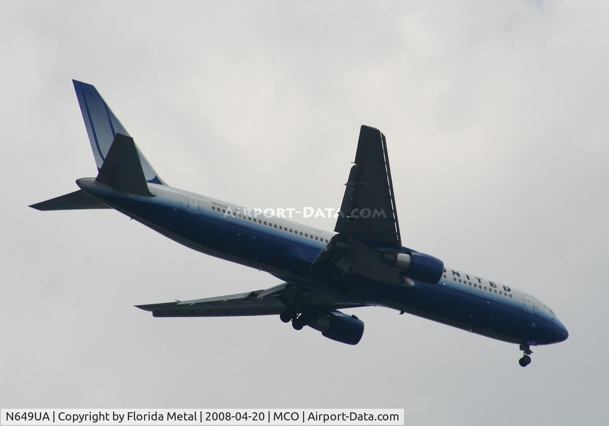N649UA, 1992 Boeing 767-322 C/N 25286, United 767-300 arriving from IAD