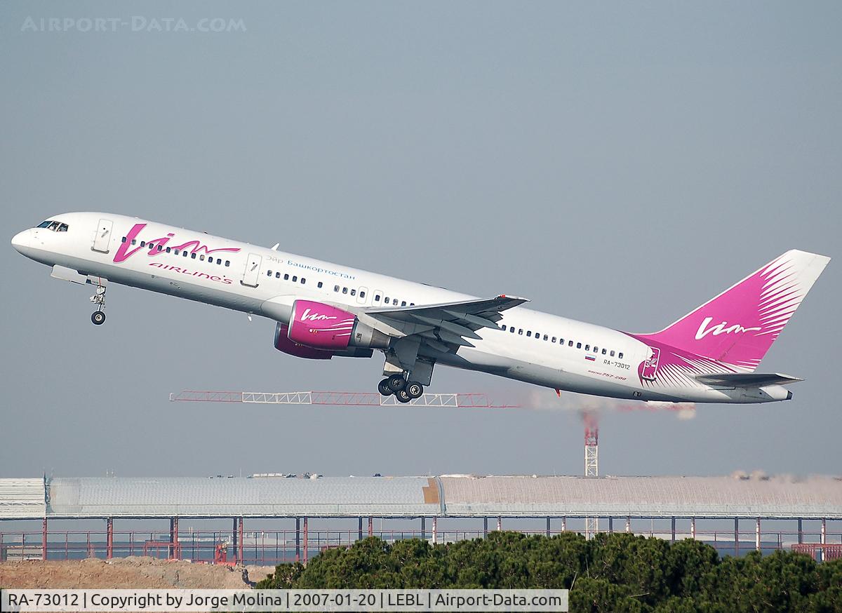 RA-73012, 1992 Boeing 757-230 C/N 25440, Taking off RWY 25L.