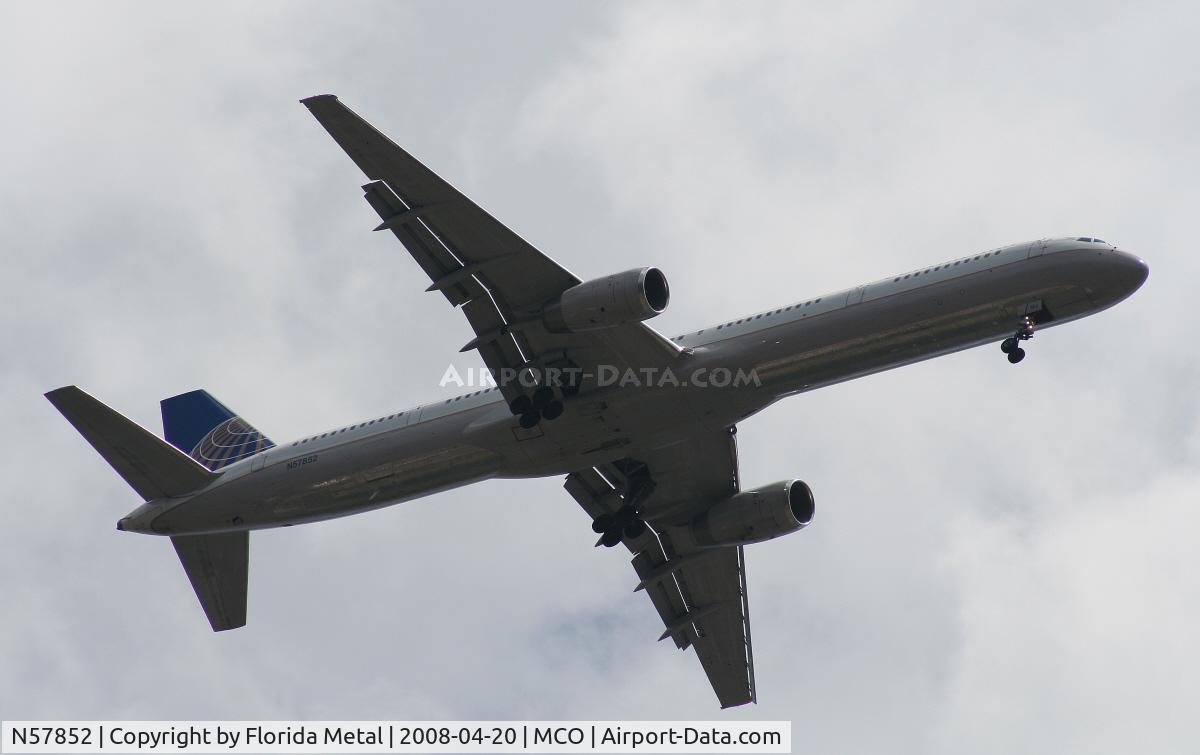 N57852, 2001 Boeing 757-324 C/N 32811, Continental 757-300 arriving from EWR