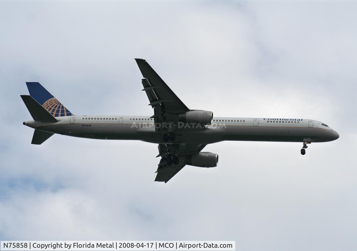 N75858, 2004 Boeing 757-324 C/N 32817, Continental 757-300 arriving from EWR
