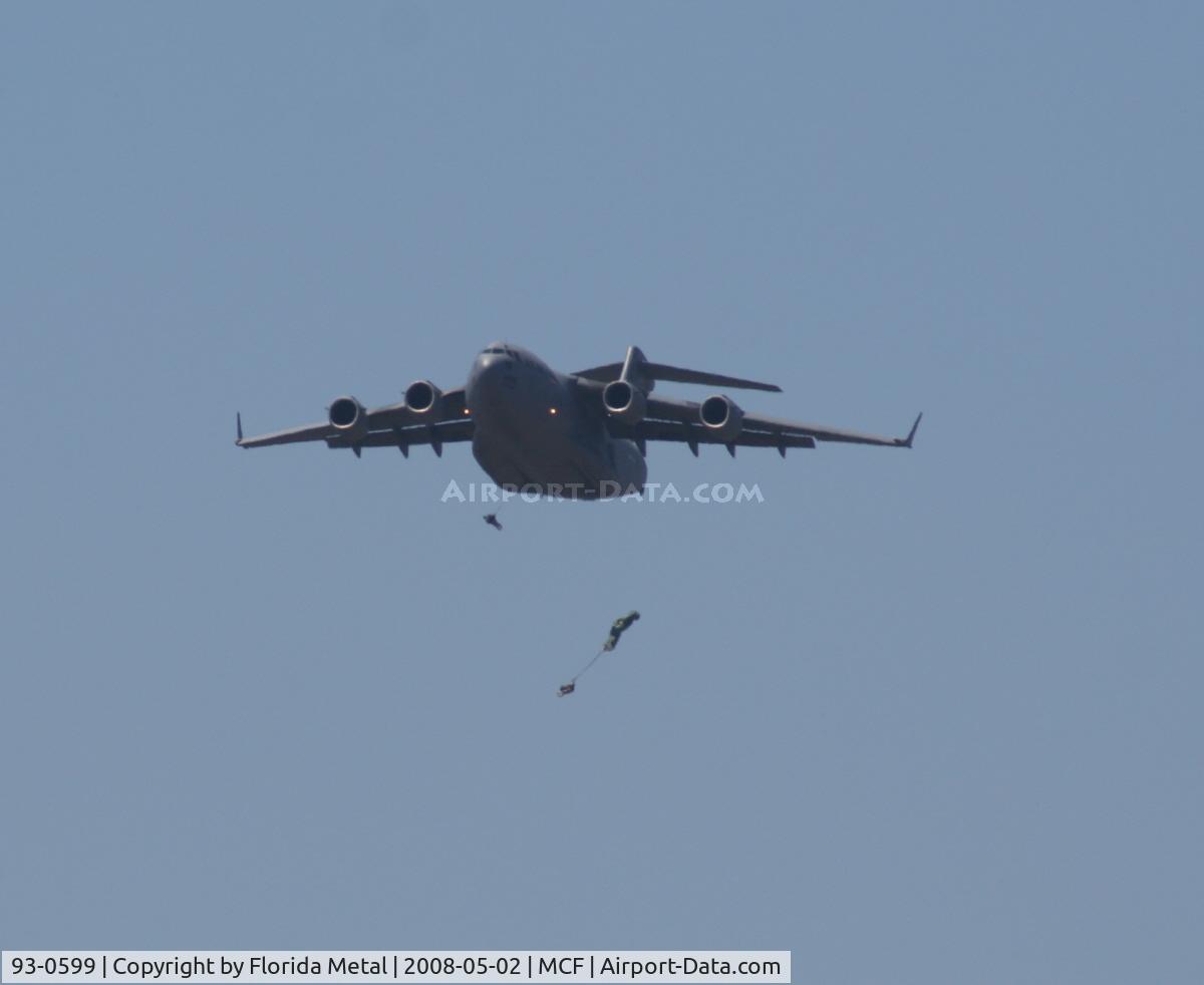 93-0599, 1993 McDonnell Douglas C-17A Globemaster III C/N P-15, C-17 dropping parachutes