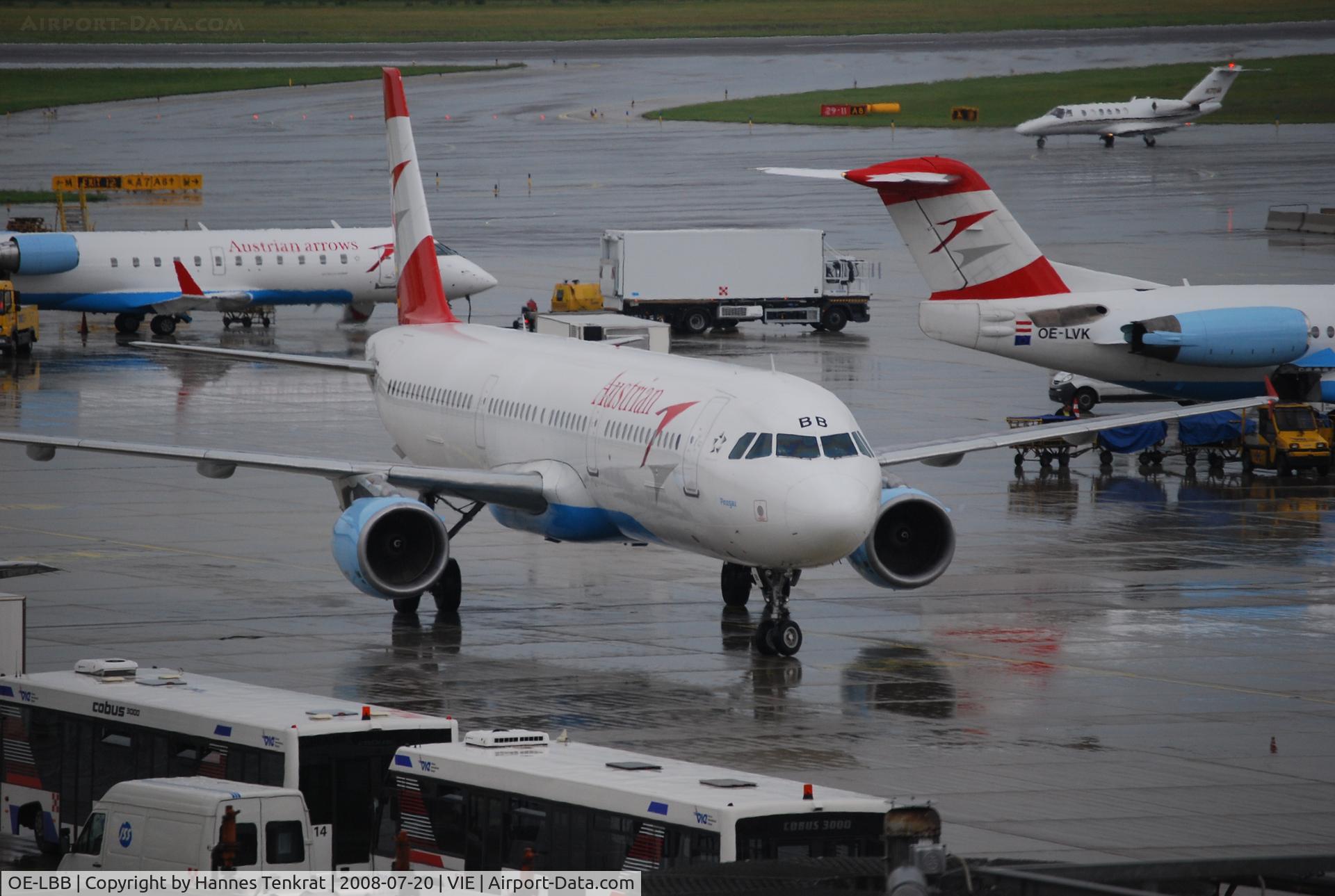OE-LBB, 1995 Airbus A321-111 C/N 570, 