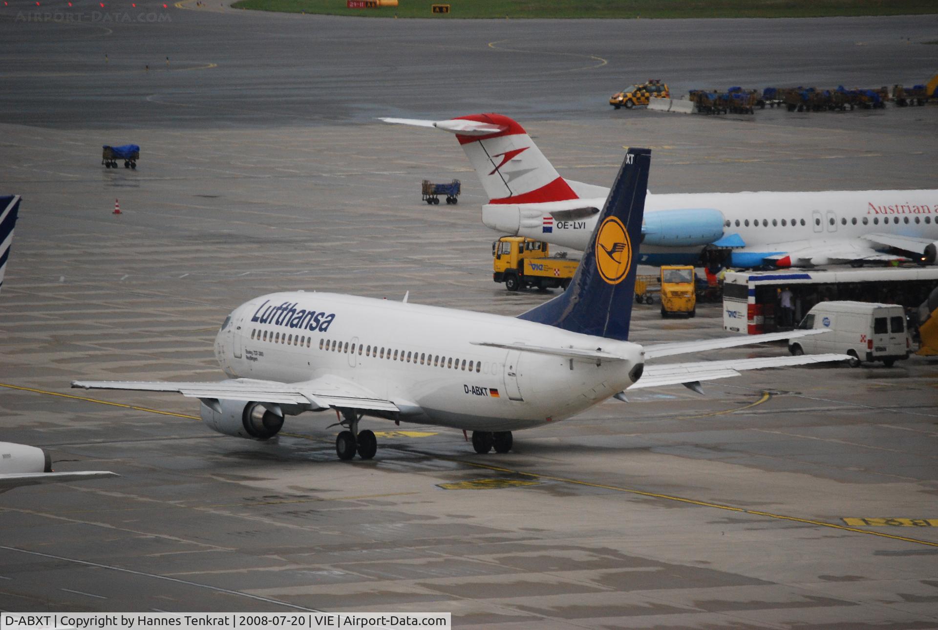 D-ABXT, 1989 Boeing 737-330 C/N 24281, ...