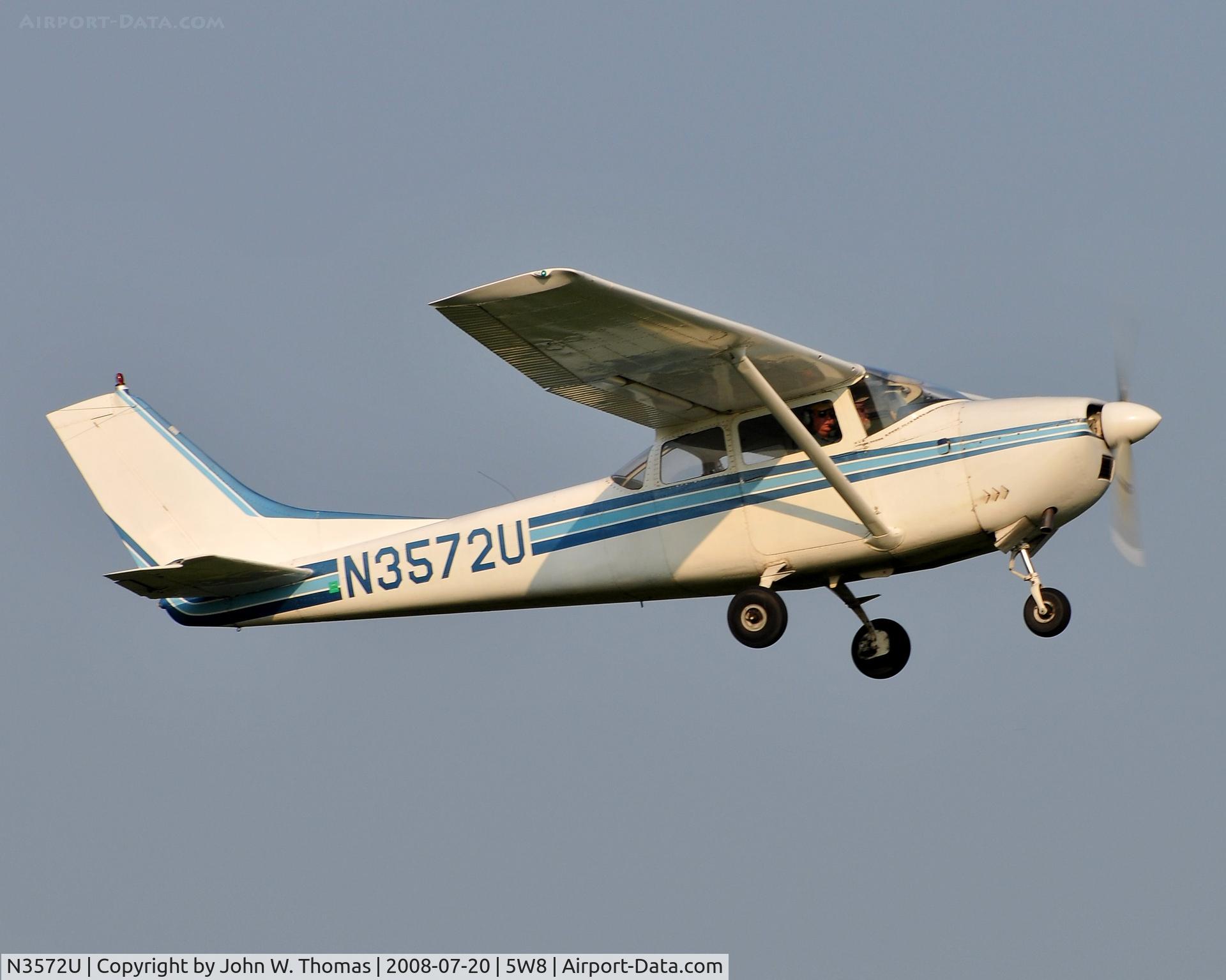N3572U, 1963 Cessna 182F Skylane C/N 18254972, Departing runway 22