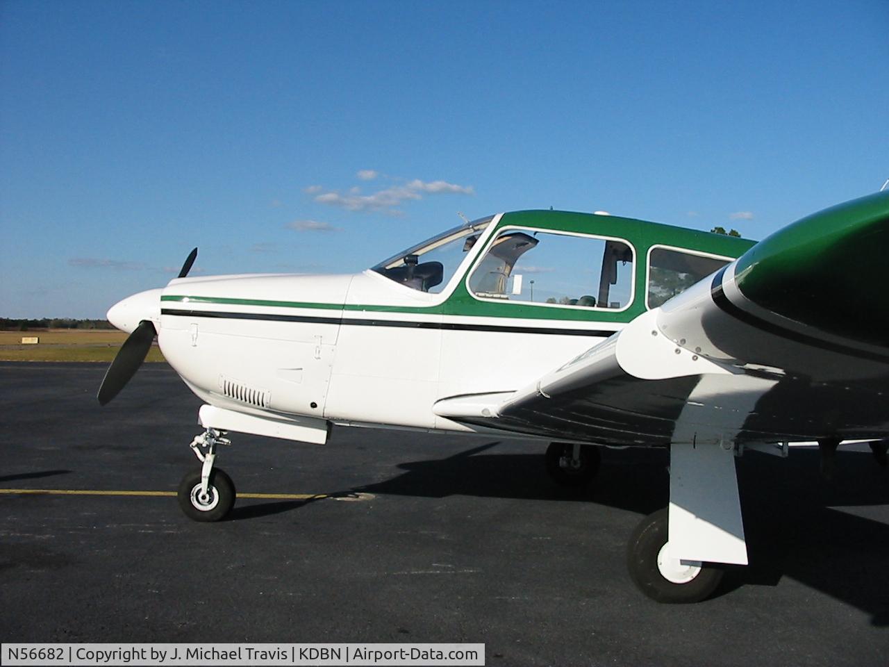 N56682, 1973 Piper PA-28R-200 Arrow C/N 28R-7435028, Great looking Arrow at KDBN.
