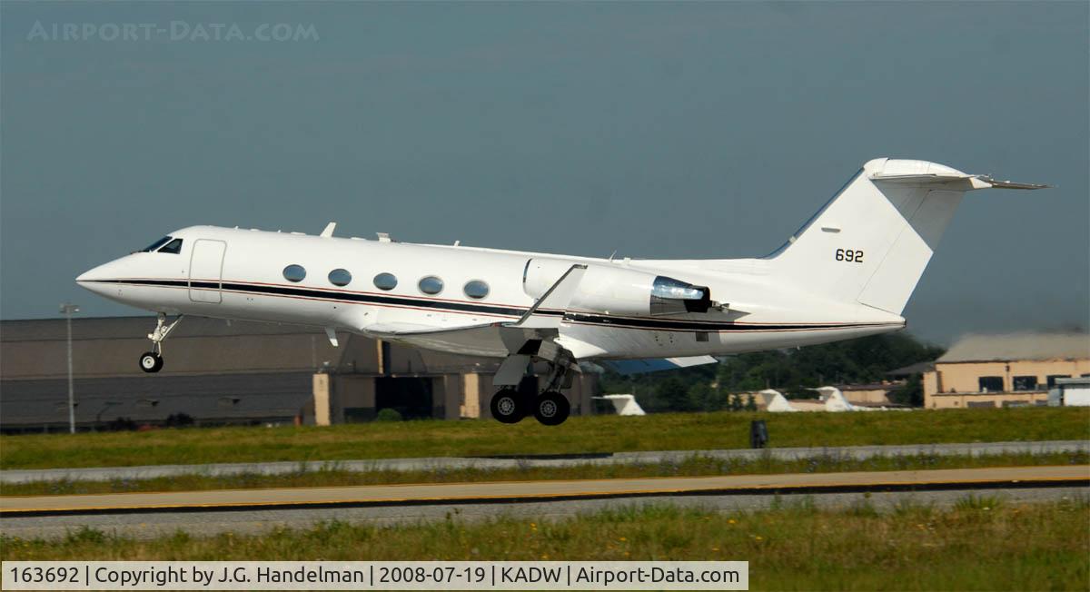 163692, 1986 Gulfstream Aerospace C-20D (Gulfstream III) C/N 481, C-20D on Lift off