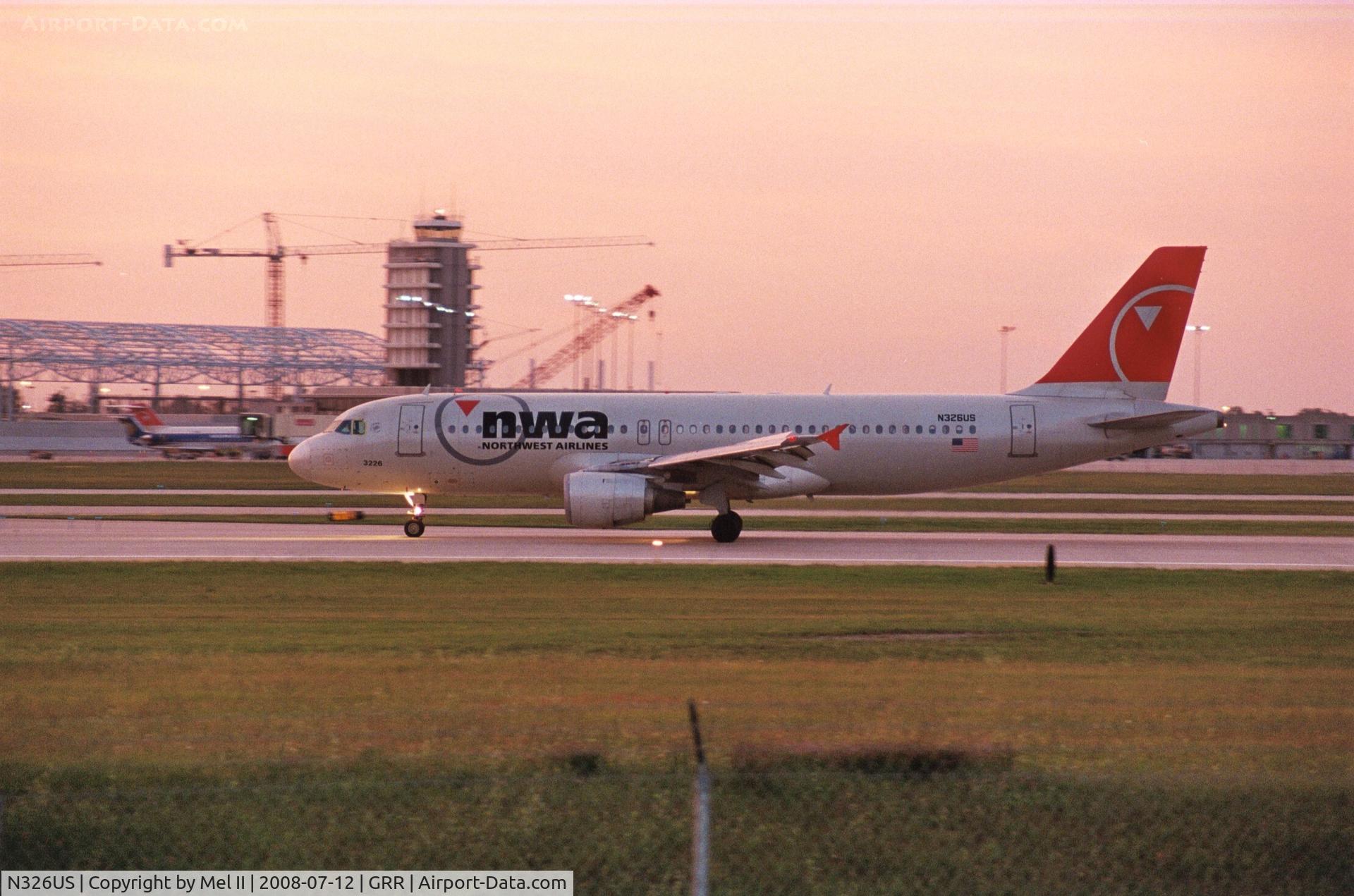 N326US, 1992 Airbus A320-211 C/N 282, NWA1651 - MSP-GRR - Landing RWY 26L