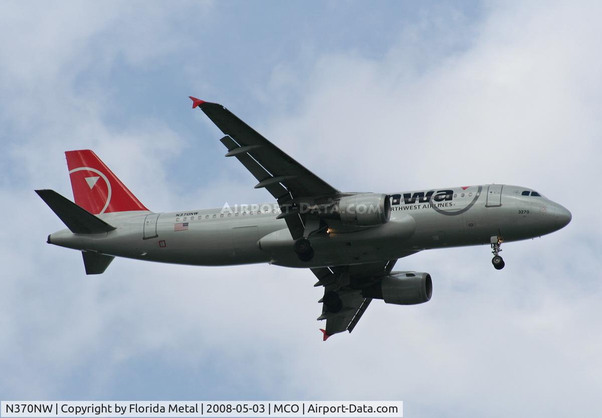 N370NW, 1999 Airbus A320-212 C/N 1037, Northwest A320 arriving from MEM