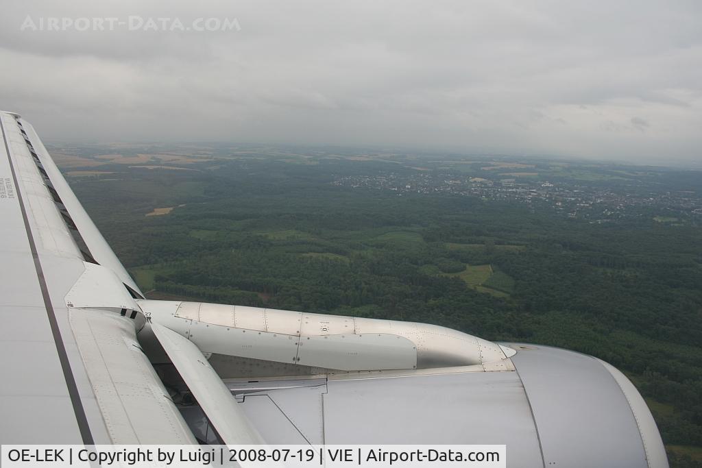 OE-LEK, 2007 Airbus A319-112 C/N 3019, Final approach in Düsseldorf!