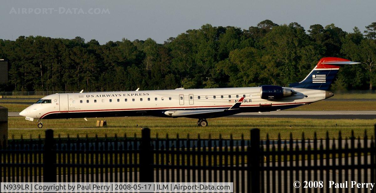N939LR, 2005 Bombardier CRJ-900ER (CL-600-2D24) C/N 15039, Taxiing away from the terminal area