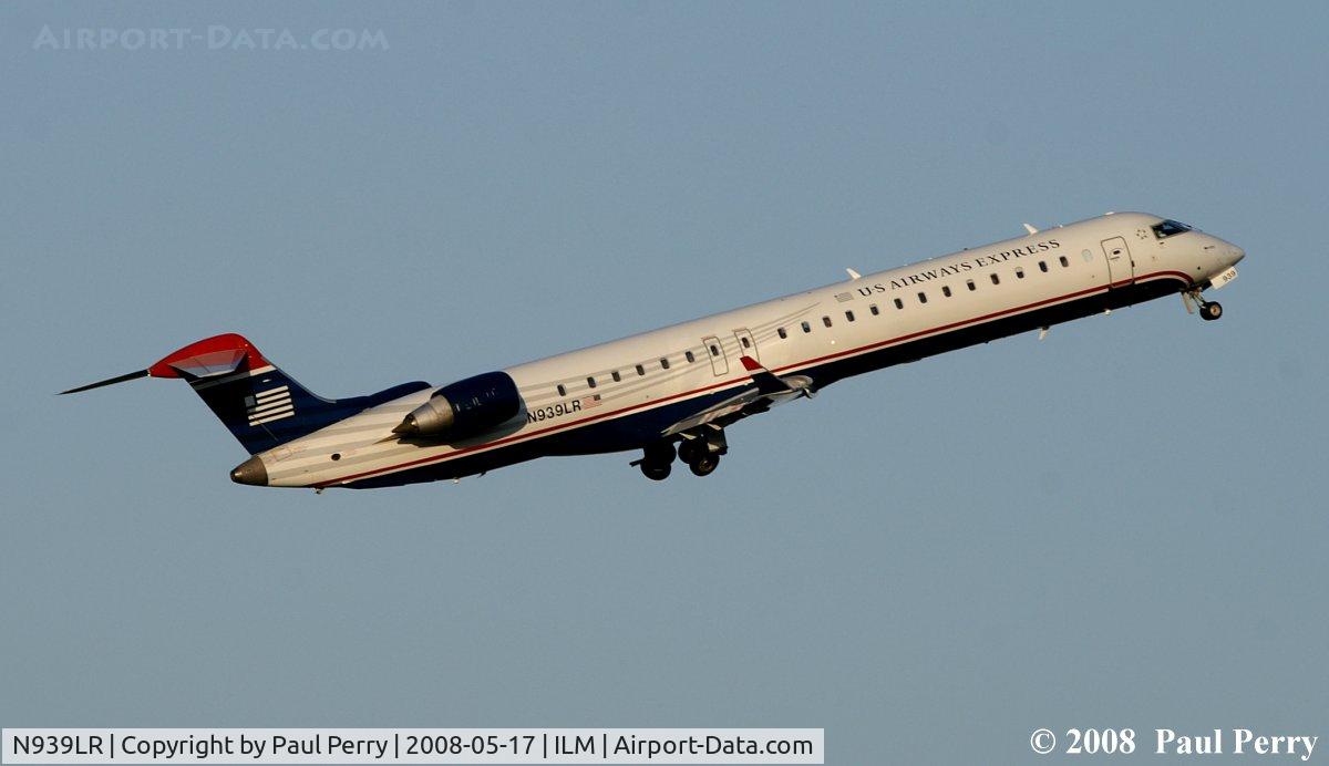 N939LR, 2005 Bombardier CRJ-900ER (CL-600-2D24) C/N 15039, Leaving Wilmington, NC