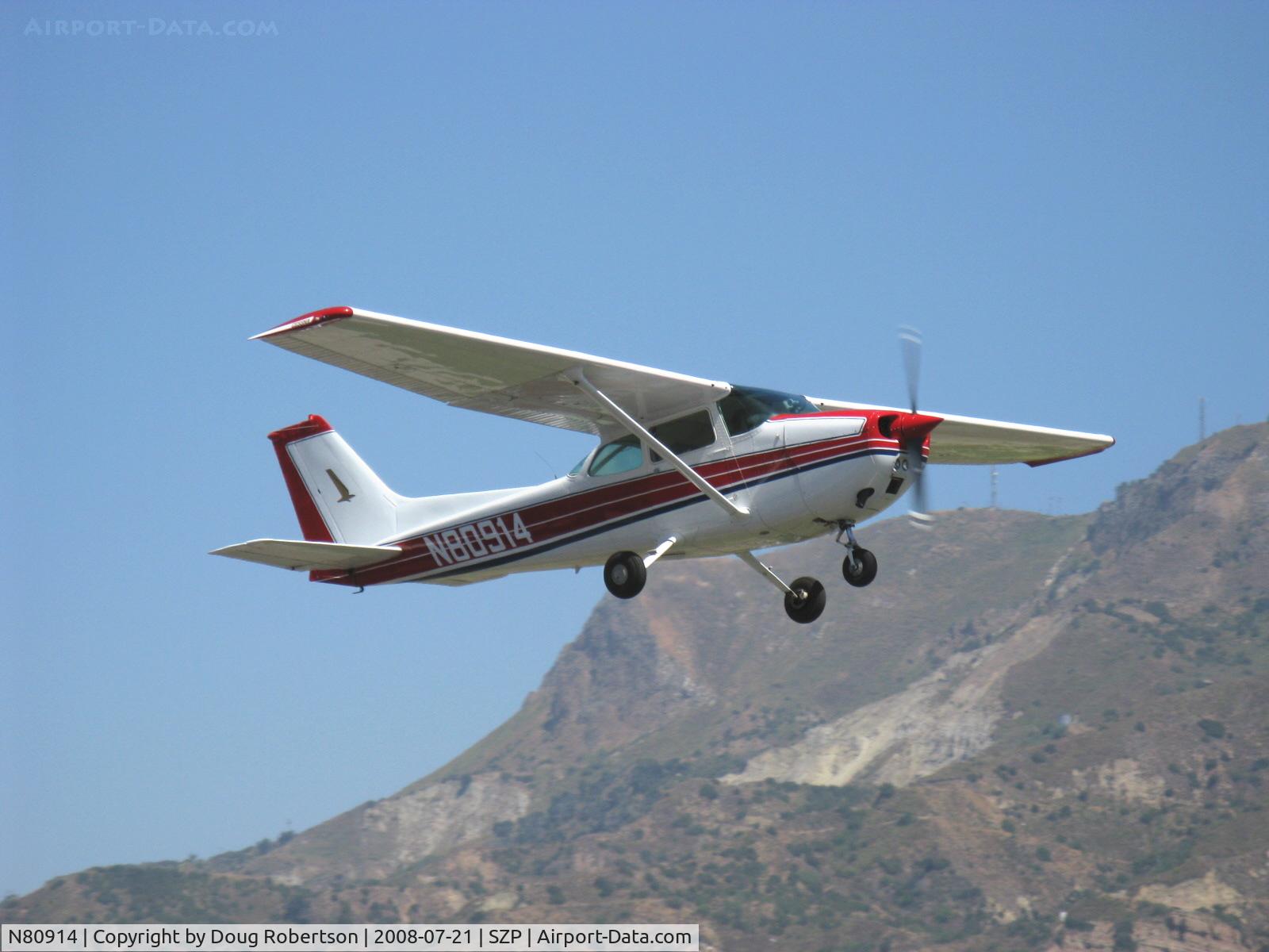 N80914, 1976 Cessna 172M C/N 17266799, 1976 Cessna 172M, Lycoming O-320-E2D 150 Hp, takeoff climb Rwy 22