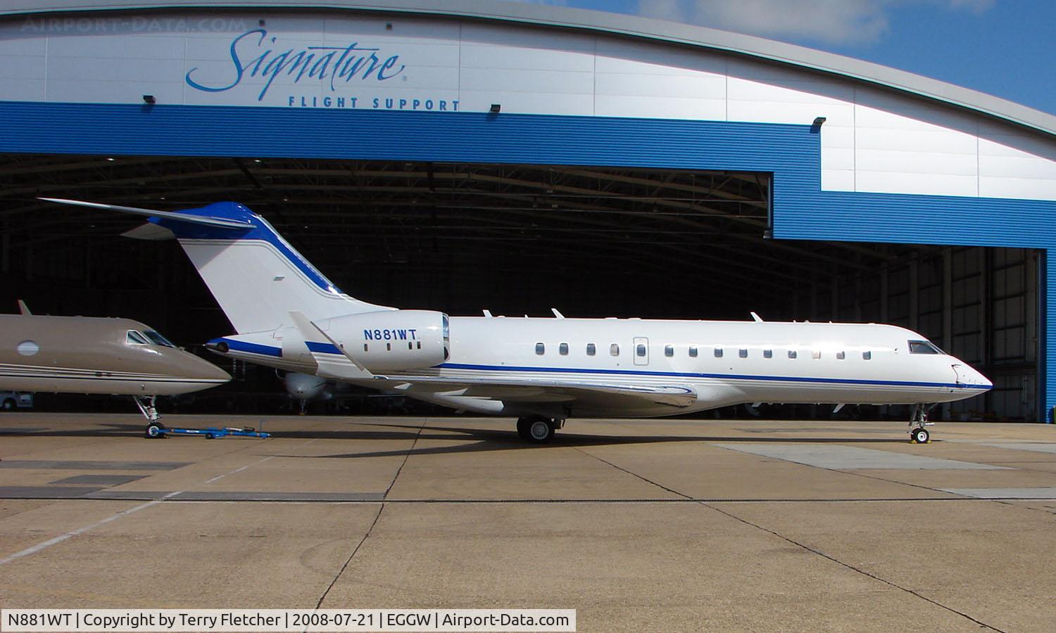 N881WT, 2000 Bombardier BD-700-1A10 Global Express C/N 9002, Global Express at Luton
