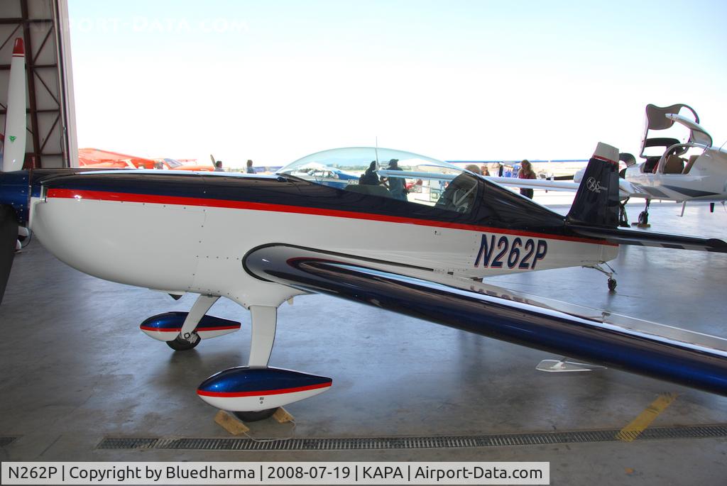 N262P, 2007 Extra EA-300/L C/N 1262, Parked on display.