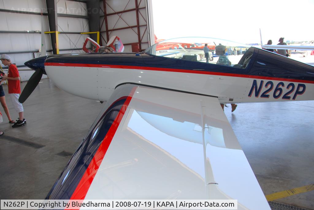 N262P, 2007 Extra EA-300/L C/N 1262, Parked on display.