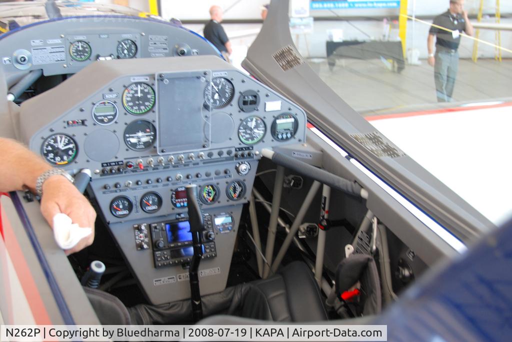 N262P, 2007 Extra EA-300/L C/N 1262, Parked on display.