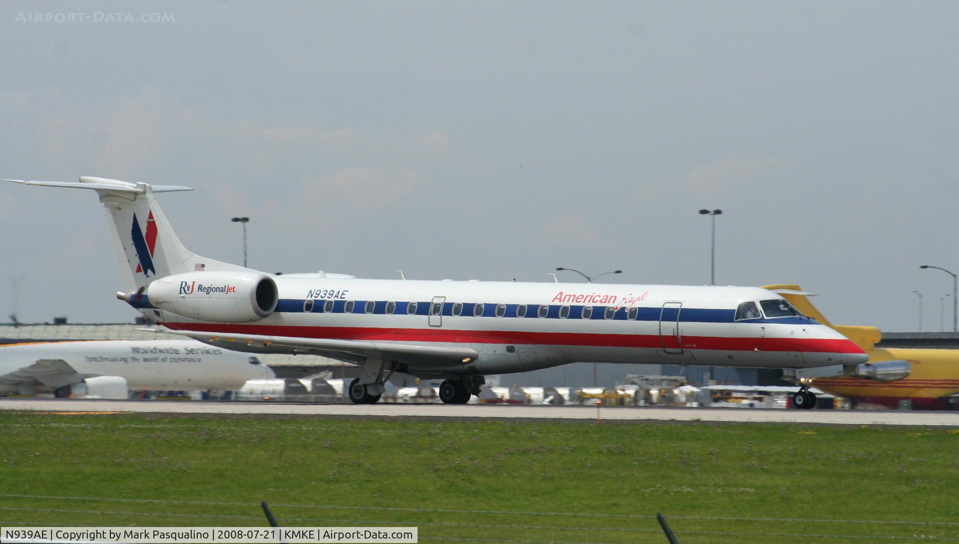 N939AE, 2005 Embraer ERJ-145LR (EMB-145LR) C/N 14500923, EMB-145LR