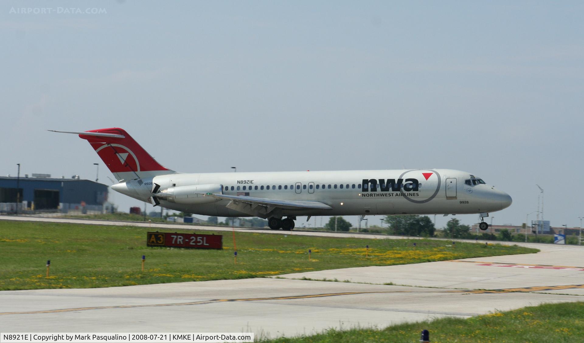 N8921E, 1967 Douglas DC-9-31 C/N 45836, DC-9-31