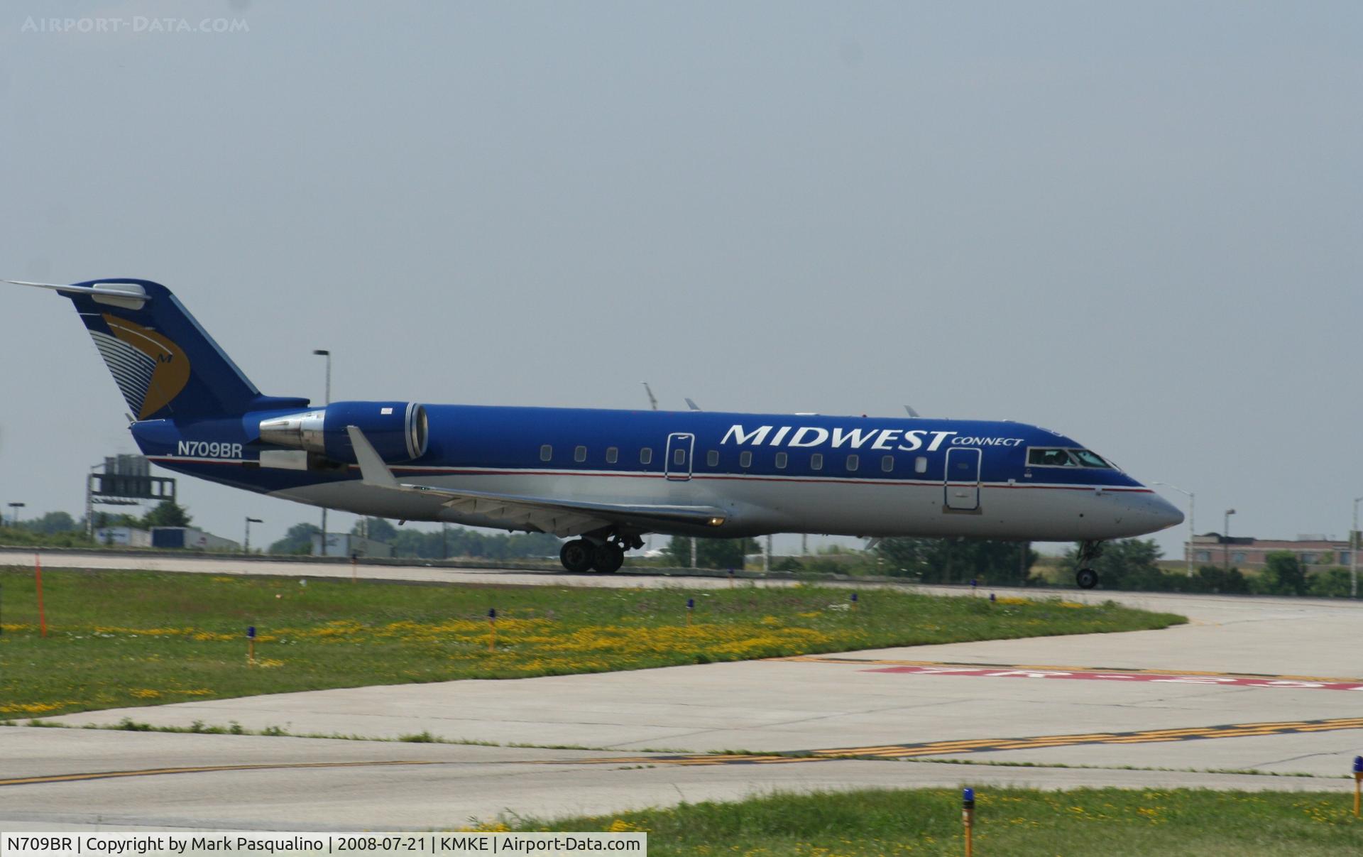 N709BR, 2003 Bombardier CRJ-200ER (CL-600-2B19) C/N 7850, CL-600-2B19