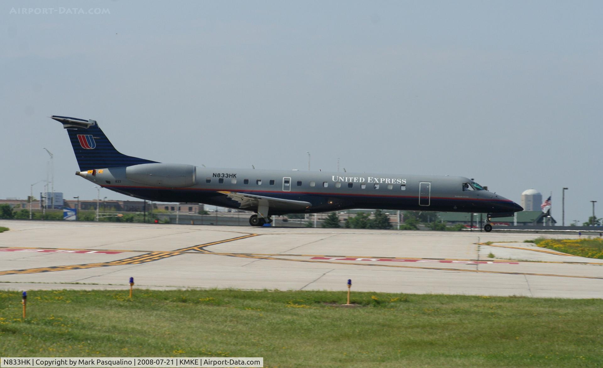 N833HK, 2000 Embraer ERJ-145LR (EMB-145LR) C/N 145240, EMB-145LR