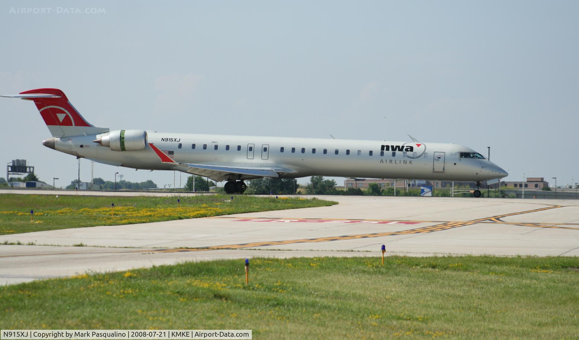 N915XJ, 2007 Bombardier CRJ-900ER (CL-600-2D24) C/N 15150, CL600-2D24