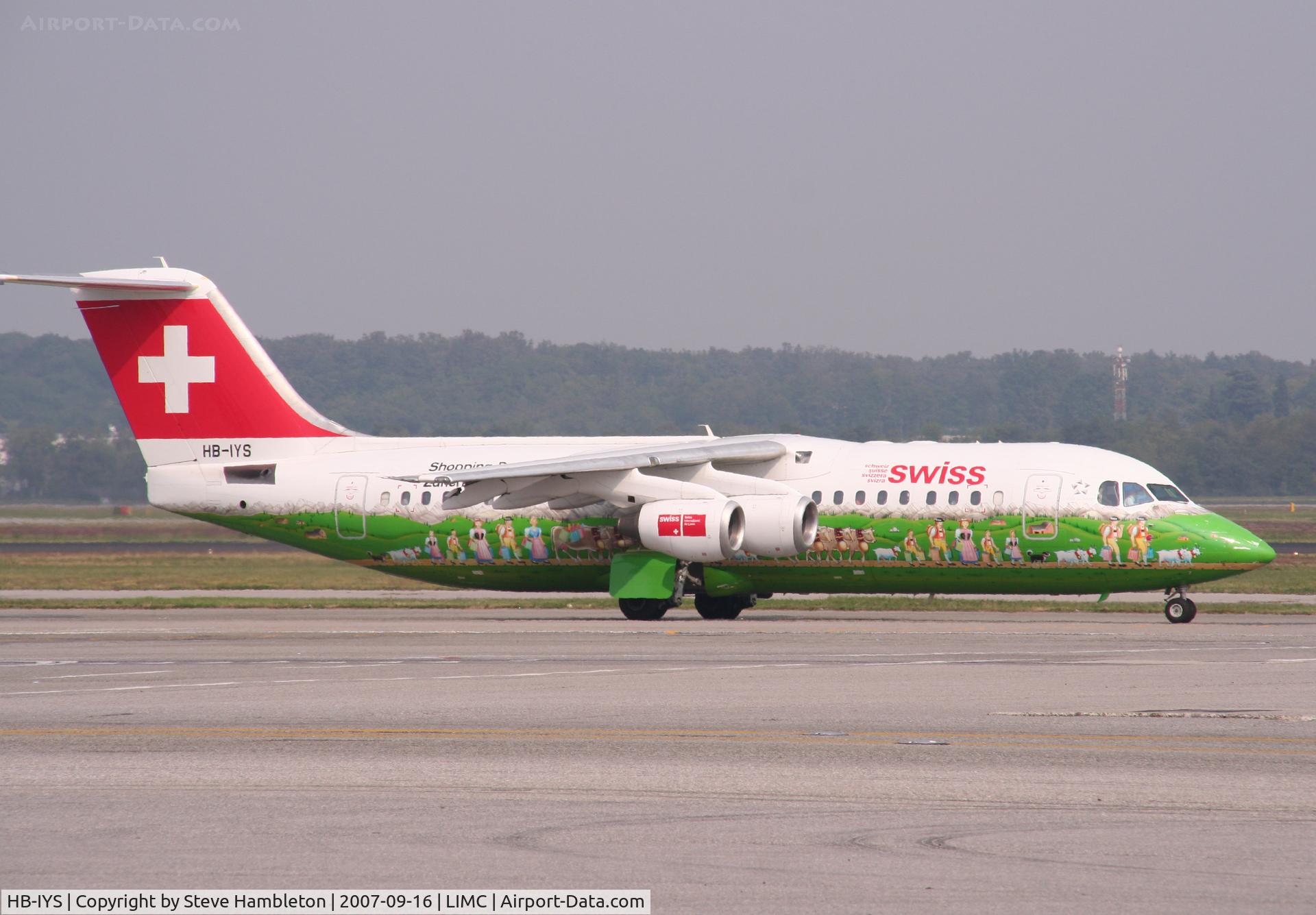 HB-IYS, 2001 British Aerospace Avro 146-RJ100 C/N E3381, Special colour scheme to promote Zurich Flughafen shopping paradise.