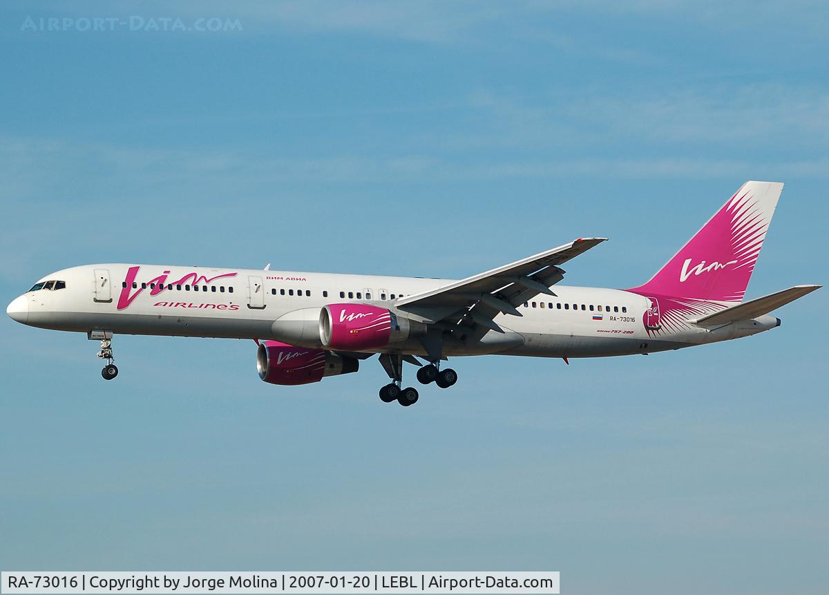 RA-73016, 1993 Boeing 757-230 C/N 26433, Clear to land RWY 25R.