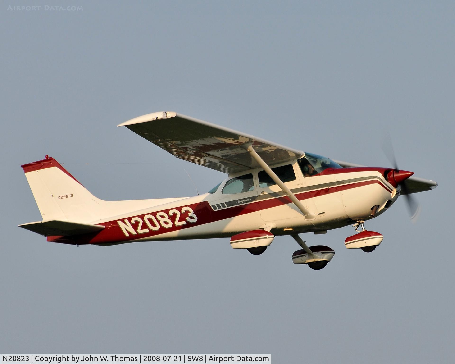 N20823, 1974 Cessna 172M C/N 17263848, Departing runway 22