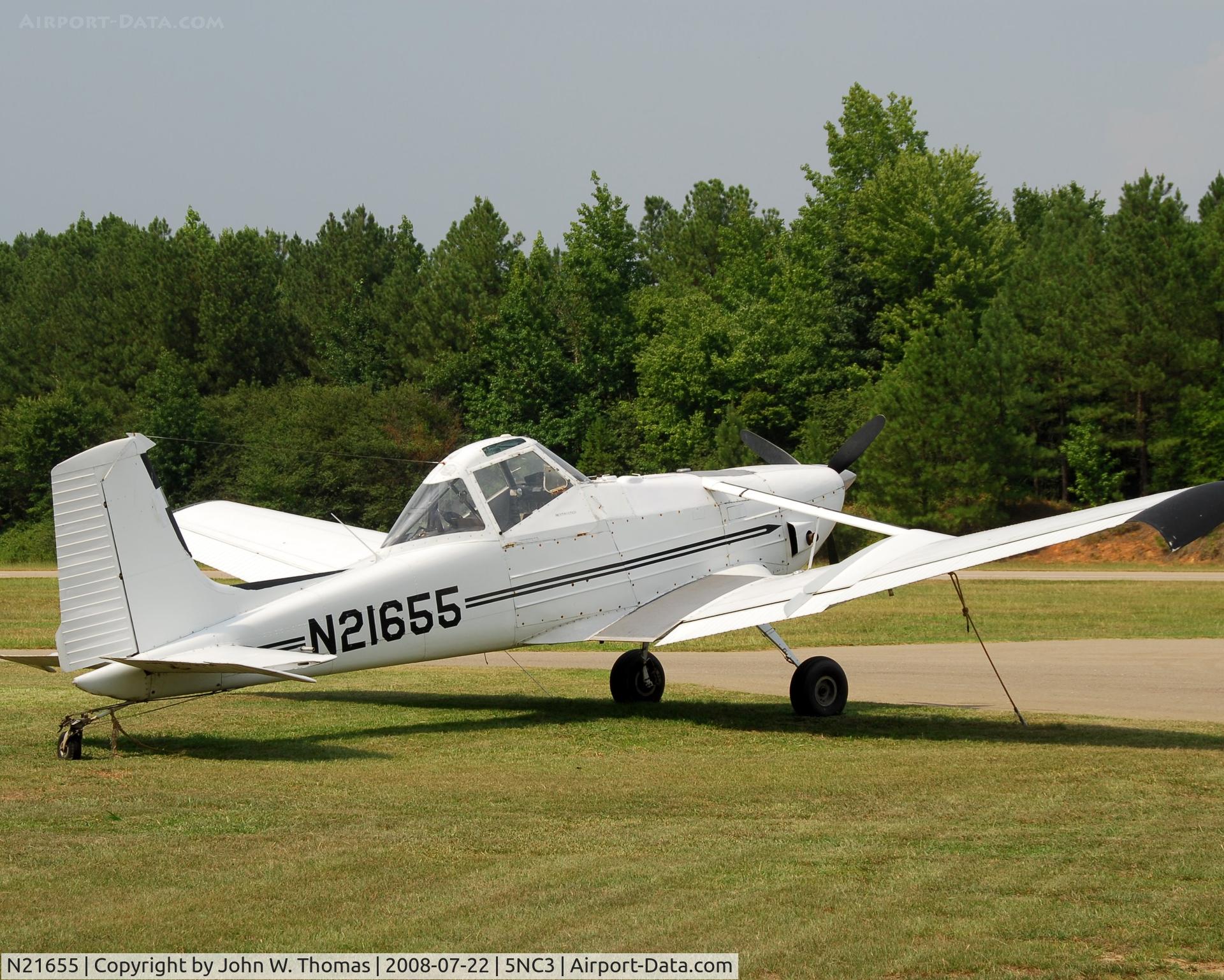 N21655, 1972 Cessna A188B C/N 18800938, Taking a break