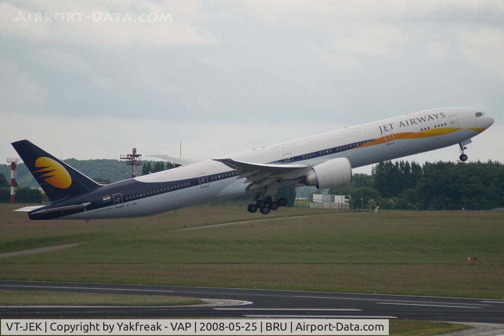 VT-JEK, 2008 Boeing 777-35R C/N 35165/696, Jet Airways Boeing 777-300