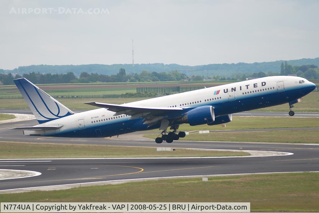 N774UA, 1996 Boeing 777-222 C/N 26936, United Airlines Boeing 777-200