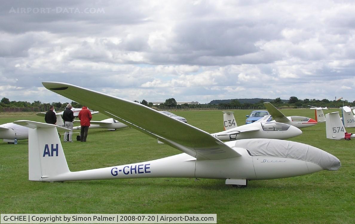 G-CHEE, 1992 Schempp-Hirth Discus b C/N 292, Schempp-Hirth Discus at Bicester