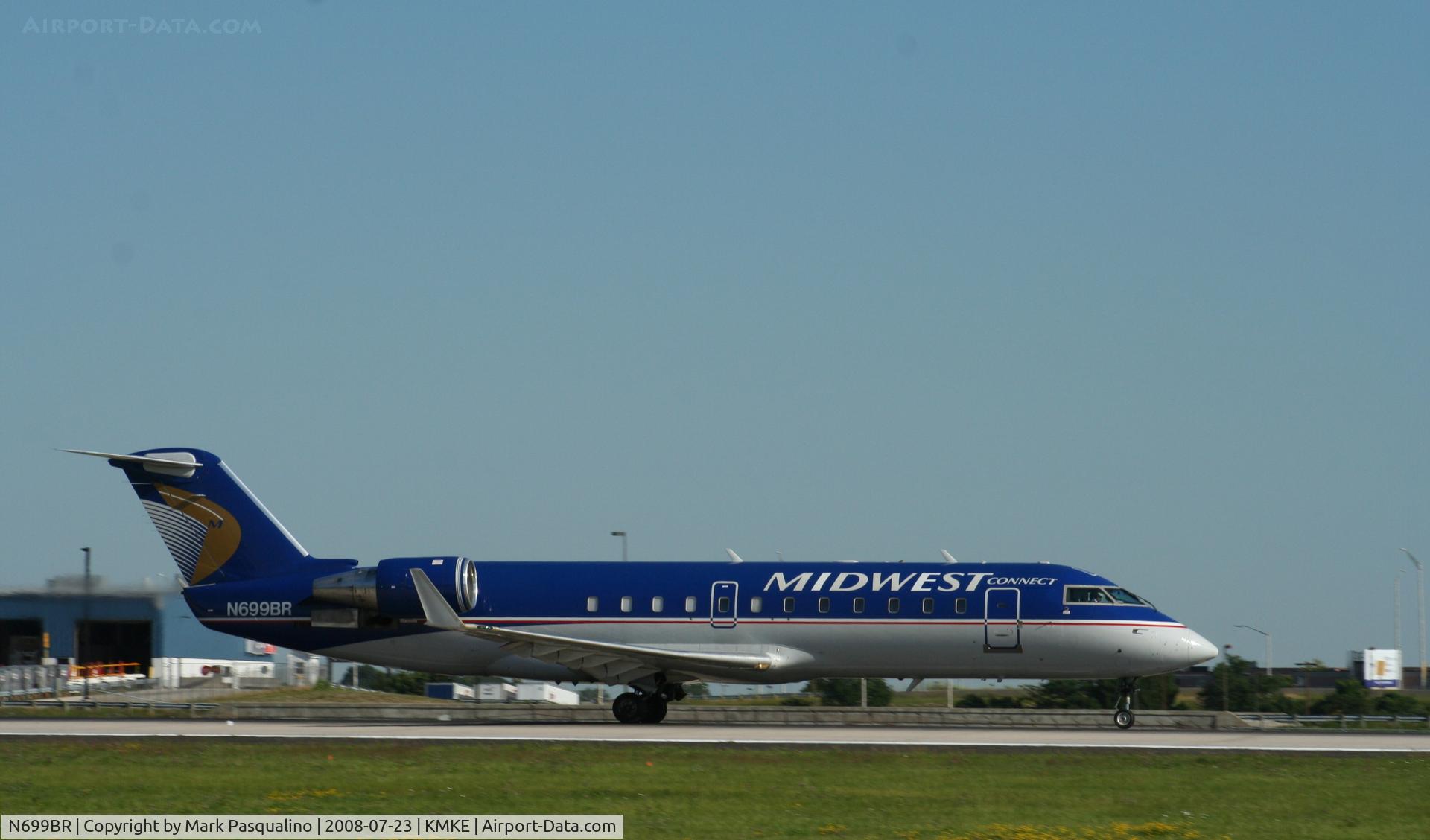 N699BR, 2003 Bombardier CRJ-200ER (CL-600-2B19) C/N 7801, CL-600-2B19
