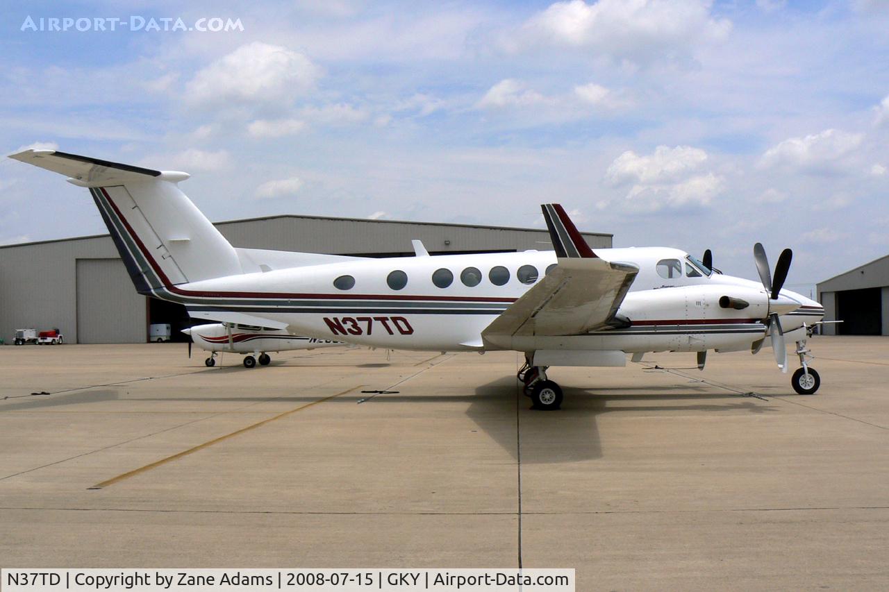 N37TD, 1990 Beech B300 King Air C/N FL-25, At Arlington Municipal