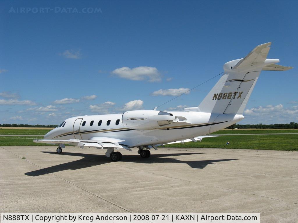 N888TX, 1992 Cessna 650 Citation VII C/N 650-7003, A nice C650 tucked away in a corner.