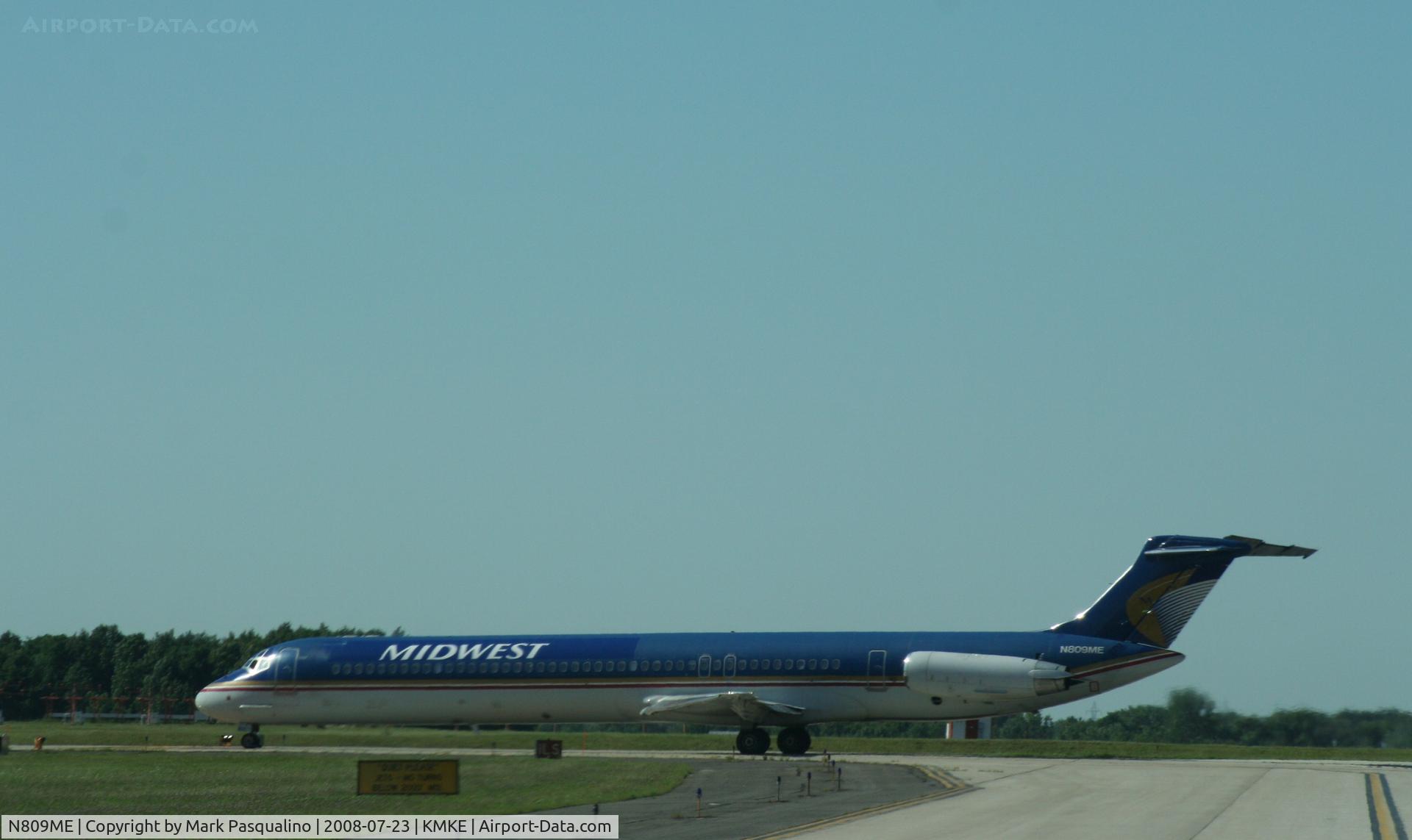 N809ME, 1981 McDonnell Douglas MD-82 (DC-9-82) C/N 48071, MD-82