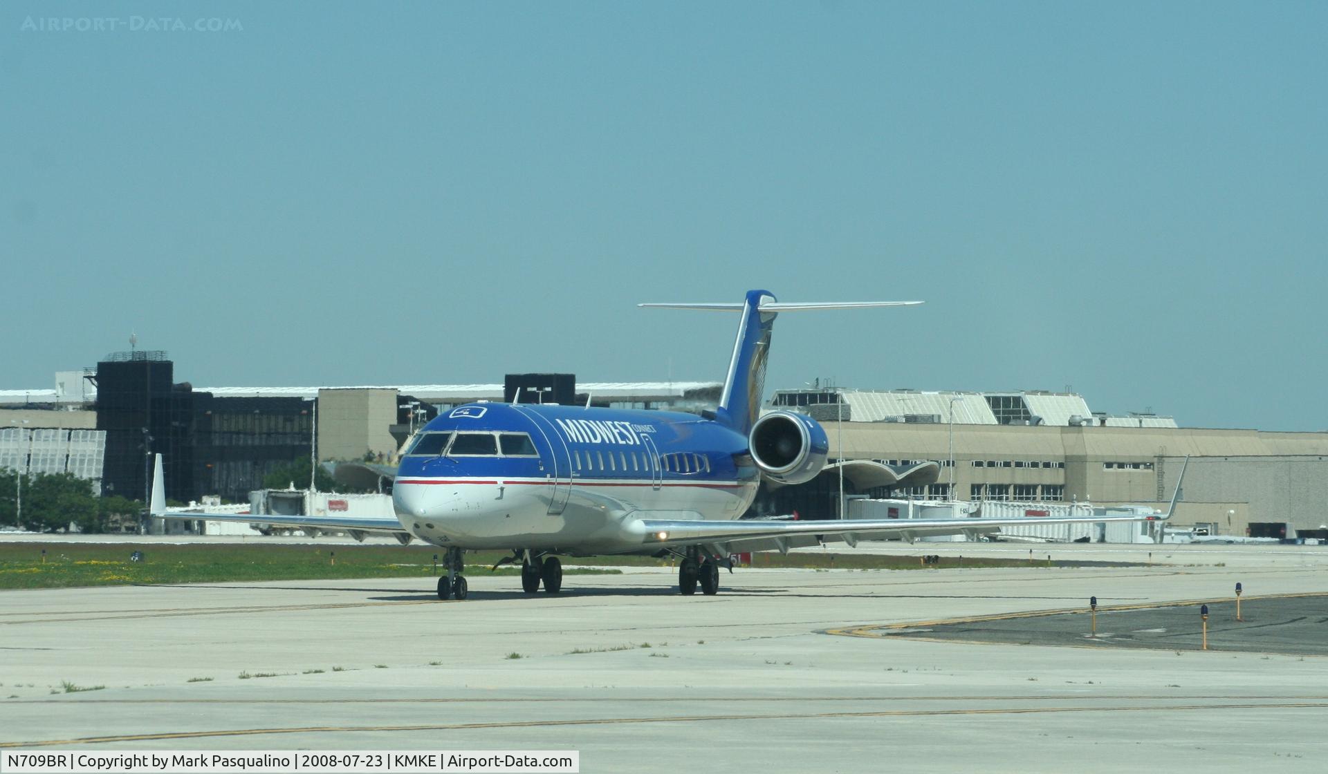 N709BR, 2003 Bombardier CRJ-200ER (CL-600-2B19) C/N 7850, CL-600-2B19