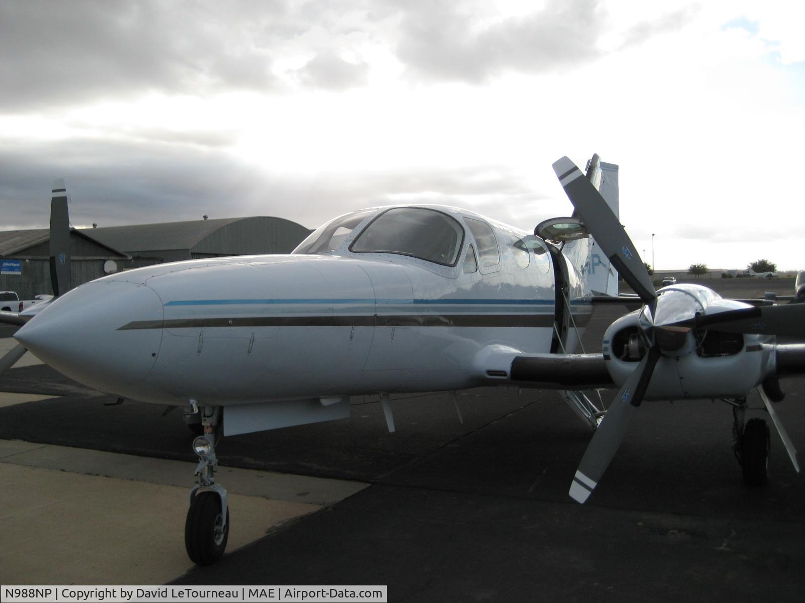 N988NP, 1976 Cessna 421C Golden Eagle C/N 421C0211, Ready for Departure
