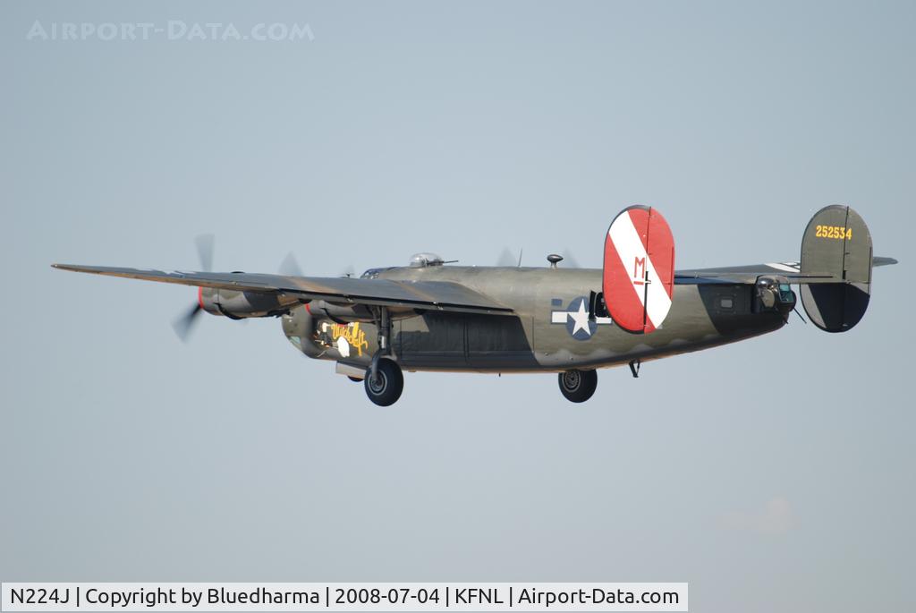 N224J, 1944 Consolidated B-24J-85-CF Liberator C/N 1347 (44-44052), Takeoff