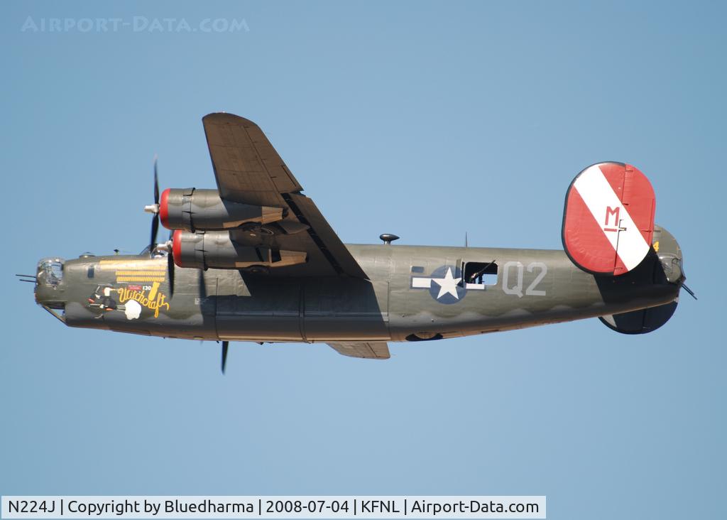 N224J, 1944 Consolidated B-24J-85-CF Liberator C/N 1347 (44-44052), Fly over the airfield.