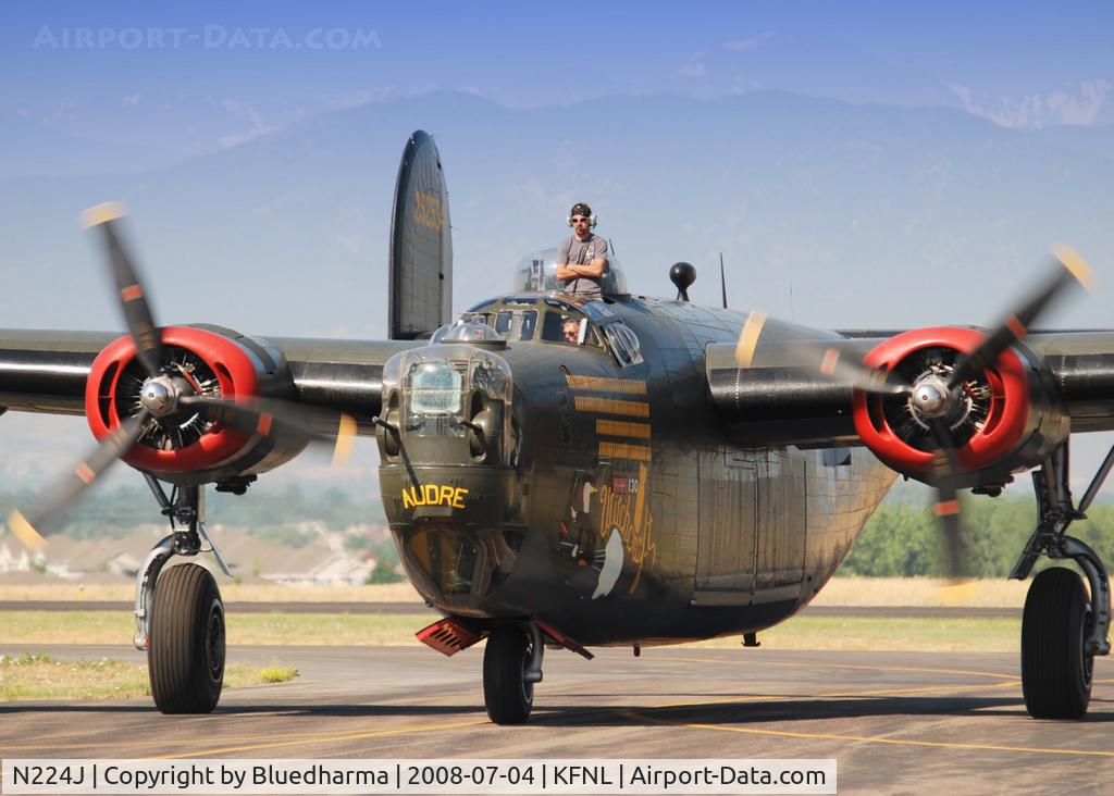 N224J, 1944 Consolidated B-24J-85-CF Liberator C/N 1347 (44-44052), Taxi in.