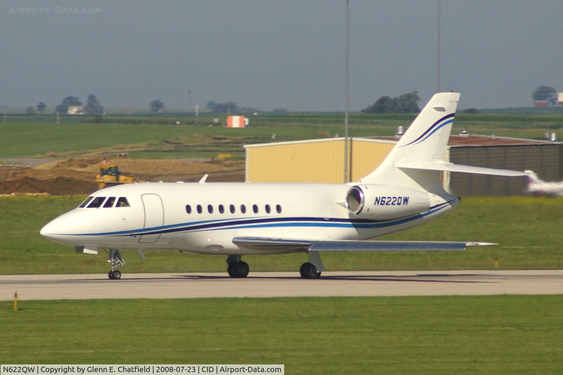 N622QW, 2001 Dassault Falcon 2000 C/N 134, Departing runway 13