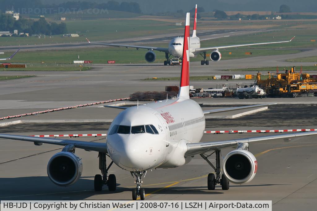HB-IJD, 1995 Airbus A320-214 C/N 553, Swiss