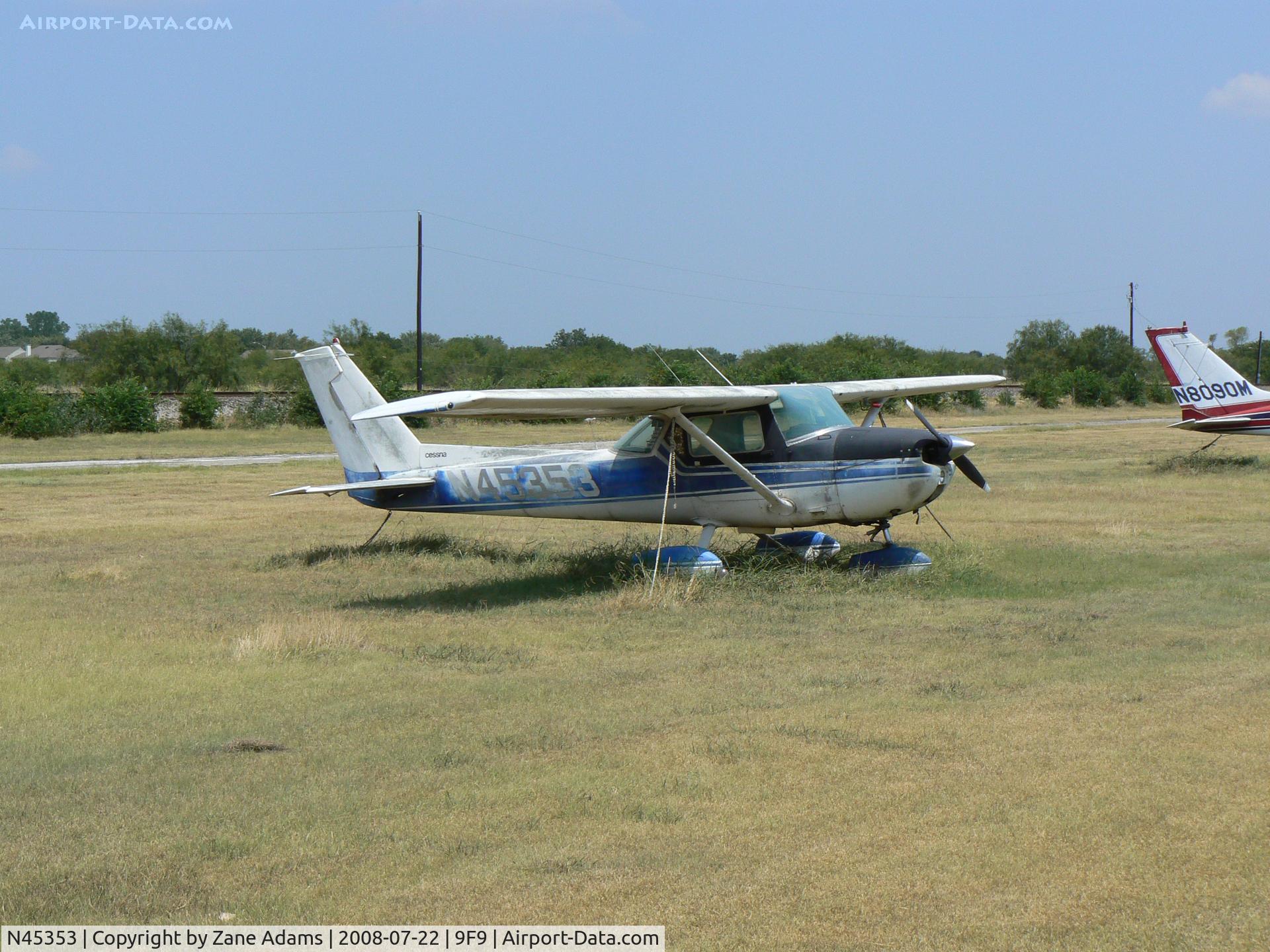 N45353, 1975 Cessna 150M C/N 15076866, At Sycamore Strip, Ft. Worth, TX