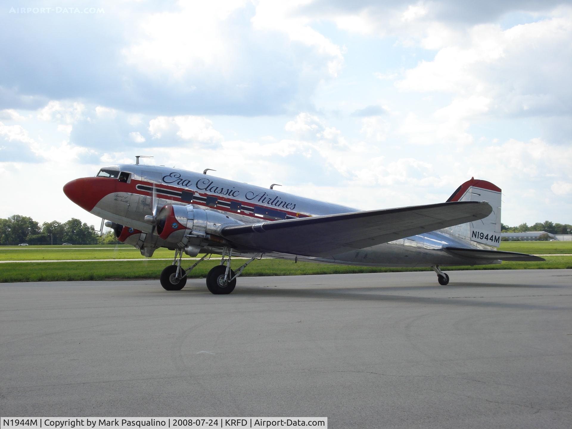 N1944M, 1942 Douglas DC3C-S1C3G (C-47A) C/N 19394, Douglas DC-3C