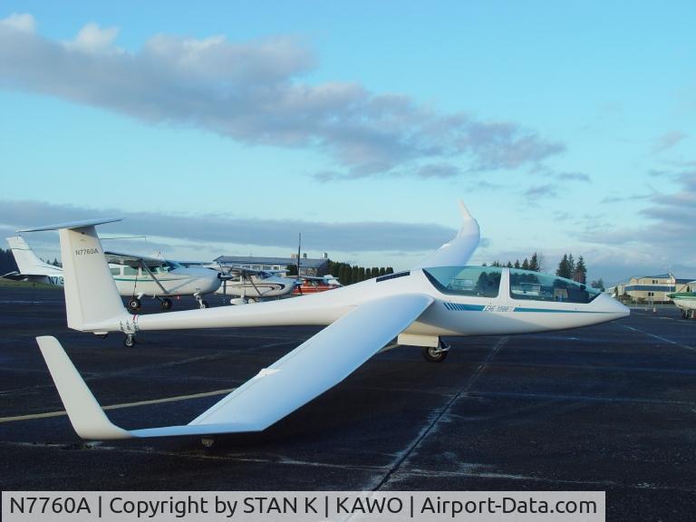 N7760A, 2003 DG Flugzeugbau DG-1000S C/N 10-34S33, DG ON RAMP